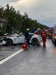 Un copil a fost proiectat prin parbrizul mașinii; Update Accident Cu Porsche Pe Autostrada A2 BucureÈ™ti ConstanÈ›a DouÄƒ Victime O PersoanÄƒ A Decedat