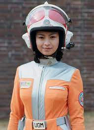 石田えりの若い頃の水着や現在のカップに注目 結婚や旦那は 画像あり ウェイニュース 石田えり コスプレ 衣装 アンヌ隊員