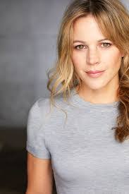 Robin Hines's Instagram, Twitter & Facebook