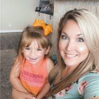 Kendra Sasser's Instagram, Twitter & Facebook