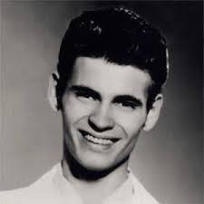 Everly performed "Jenny Dreamed Of Trains," a song Vince wrote for his  daughter, Jenny, when she was young. Jenny was visibly emotional while  holding Everly's microphone 🥹