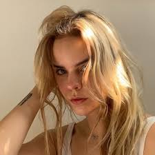 Michaela Sullivan (@_michaelaaa)