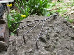 The best ones have a head made of forged high carbon steel. Diy Garden Rake No Welding Instructables
