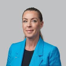 Debra Reitz's Instagram, Twitter & Facebook