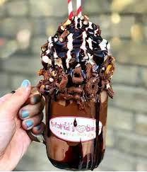 We know customers love chocolate, but the response to the hershey's chocolate flavoured sundae cone was incredible, they told cilisos in an email. Pin By Srcaballerodelacebolla On Chocolate Yummy Food Dessert Delicious Desserts Yummy Food