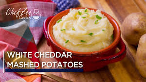 My peas are touching my mashed potatoes. White Cheddar Mashed Potatoes Creamy Mashed Potatoes Easy Side Disehes Chef Zee Cooks Youtube