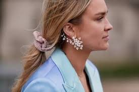 This Is How Fashion Girls Are Styling Their Hair Right Now Spring Hairstyles Low Ponytail Fall Hair Trends