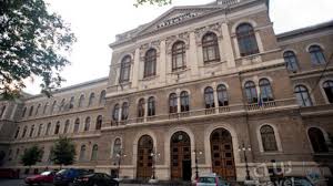 Oferă un program de licență de formare juridică fundamentală și o serie de deschideri spre sistemul de drept european și de aprofundări în domenii actuale și moderne. CercetÄtorii De La Ubb Cluj LucreazÄ La O NouÄ GeneraÅ£ie De RoboÅ£i Terapeutici