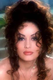 Leslie Glass's Instagram, Twitter & Facebook