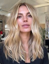 ✨ EXAM MODEL NEEDED ✨ Looking for a model for a butterfly haircut and  highlights/balayage custom color with mocha mousse shades 💝 Tuesday 27th  May 9.00am Peter Mark College South William Street