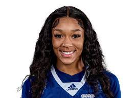 Simone James's Instagram, Twitter & Facebook