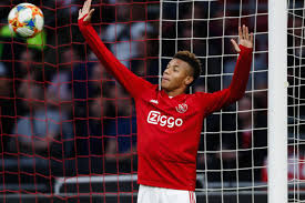 De braziliaan werd in de rust vervangen door zijn landgenoot david neres. David Neres Coy On Ajax Future Amid Arsenal And Liverpool Transfer Rumours Bleacher Report Latest News Videos And Highlights