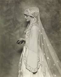 Majestic mill weddings offers vintage and rustic wedding venues in charlotte, belmont, gastonia, mecklenburg and gaston. Where To Buy Vintage Wedding Dresses Best Vintage Wedding Dress Shops Uk British Vogue