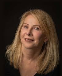 Deborah Holland's Instagram, Twitter & Facebook