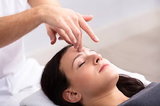 Naturopathy practitioner session at Profrea