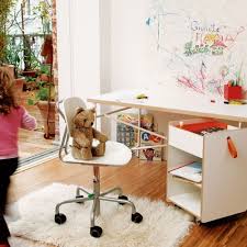 Da egon eiermann sein gestell ursprünglich als zeichentisch mit einer höhe von 660 mm konzipierte, entwarf adam wieland 1965 zusätzlich erst feste und später diese variablen höhenversteller. Kinderschreibtisch Schreibtisch 120 X 70 Cm Eiermann Tischplatte Weiss Gestell Weiss Von Richard Lampert Amazon De Kuche Haushalt Wohnen