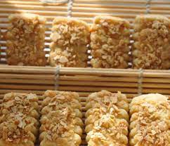 Bagian jagung yang dapat dimakan adalah bijinya, baik yang masih basah dan muda maupun yang sudah dikeringkan. Biskut Emping Jagung Kissables Resep Biskuit Makanan Dan Minuman Cemilan