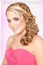 In this post we share super easy and cute hairstyles for curly hair, as well as tips on how to style and care for curly do you ever get frustrated that you can't do some of the hairstyles you see online or on others because of your hair type? 29 Easy Cute Updos For Curly In Trending In 2021