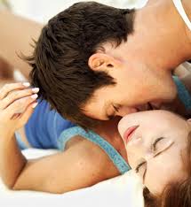 Le site est encore plus précis et indique que la plupart des personnes interrogées ont fait l'amour environ 13 fois par mois il est vraiment important de se rappeler que chaque femme est différente. Faire L Amour Regulierement Nuirait A La Longueur D Une Relation Cosmopolitan Fr