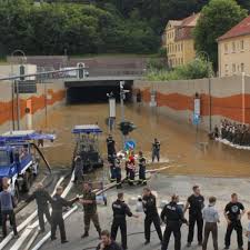 Das hochwasser in hessen ist offenbar auf dem rückzug, schneefall statt regen lässt die pegelstände sinken. Unterstutzung Bei Hochwasser Thw Hilft Mit Speziellen Pumpen Und Fachberatern Fulda