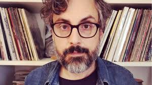 Sanremo 2025, Brunori Sas: 5 imperdibili curiosità sul cantante de  "L'albero delle noci"