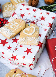 Auf ein mit backblech ausgelegtes backblech legen und im vorgeheizten haferflocken, semmelbröse, petersilie haben allesamt in der katze ncihts verloren. Geschenkanhanger Platzchen Mit Hagelzucker Und Zuckerguss Schriftzug Diy Geschenke Selber Machen Geschenke Geschenkanhanger