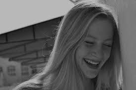 Rachelle Cameron's Instagram, Twitter & Facebook