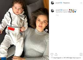 Evcen, fotoğrafları karan'ım notu ile instagram'da paylaştı. Fahriye Evcen Oglu Karan I Paylasti