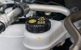 4 Easy Steps On How To Check Your Brake Fluid | Quaker State