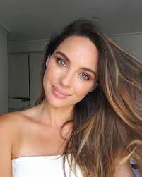 Laura Philips (@lauphl)