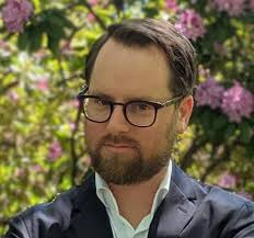 Ian Mullins's Instagram, Twitter & Facebook