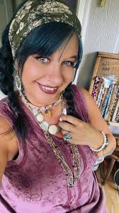 Vickie Flanagan's Instagram, Twitter & Facebook