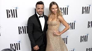 The spanish model drives her followers crazy with her statuesque body. Luis Fonsi And Agueda Lopez 2018 Bmi Latin Awards Red Carpet Youtube