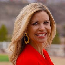 Stacey Gilman's Instagram, Twitter & Facebook