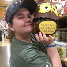 Alicia Schoonover's Instagram, Twitter & Facebook