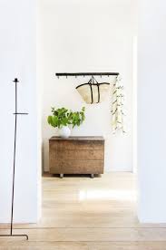 Seidlitz recommends placing furniture and décor in pairs when practicing feng shui in a small bedroom. This Is How To Feng Shui Your Entryway Layout