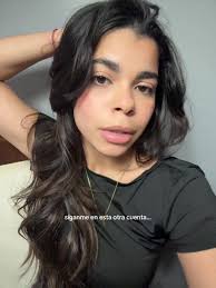 Nicole Perla's Instagram, Twitter & Facebook