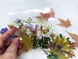 Using this tutorial, you will learn how to use silicone moulds to cast flowers in resin. How To Make Real Flower Resin Coasters The Beading Gem S Journal