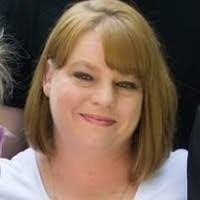 Kelly Garling's Instagram, Twitter & Facebook