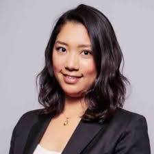 Jessica Kennett's Instagram, Twitter & Facebook