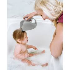 Included with the baby bathtub are a squeeze bottle so that you can spray your baby with water for some bath time fun, and a whale scoop for rinsing. Moby Waterfall Bath Rinser Grey Rascals In Eden