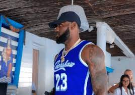 Let everyone know where your allegiance lies. Ø§Ù„Ø±Ø¬Ù„ Ø§Ù„Ø«Ù„Ø¬ÙŠ Ø¨Ø·Ù„Ø© Ø§Ù„Ø´Ø¹Ø±Ø§Ø¡ Lebron Lakers Jersey Blue Oceanbreezeadventure Com