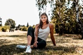 Od zpravodaje z místa tokio 10:25 25. Rozhovor S Plavkyni Barou Semmanovou Zenavaute