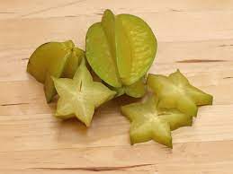 Die sternfrucht zeichnet sich durch ihre saftige konsistenz aus und wirkt vor allem im sommer sehr erfrischend. Sternfrucht Karambola Averrhoa Carambola Baumschule Horstmann