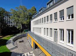 Ist mit 42 weiteren vereinen (mehr als 100.000 einzelmitglieder) im landesverband haus & grund rheinland westfalen eingebunden. Haus Der Jugend Dorper Strasse Beyss Architekten Gmbh