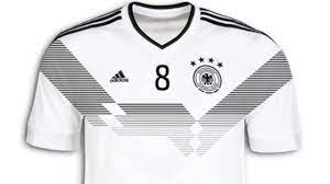 Alle infos zur übertragung der spiele von gruppe d, zu trainer zlatko dalić und den spielern. Dfb Stellt Das Neue Trikot Der Deutschen Nationalmannschaft Vor So Sieht S Aus Fussball Bild De