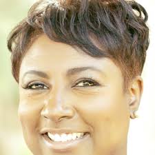 Dawn Holmes Sells Homes