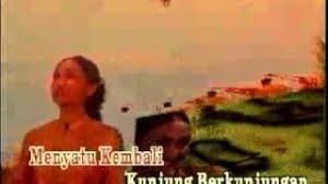 Em c d tetamu datang tetamu pergi namun tak tiba orang ku nanti hanya sepasang kurung nan biru menjadi teman mengubat rindu ku oh. Amy Mastura Setahun Sekali Chord Malay Gitar Kord 1 Trending Malay Guitar Chord Sources