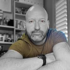 Dee Purcell's Instagram, Twitter & Facebook