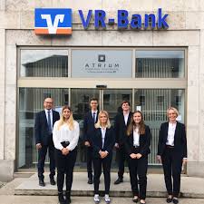 Als attraktivste bank in der region verbinden und begleiten wir menschen für mehr wohlstand. Yippi Hurra Endlich Seid Ihr Da Vr Bank Wurzburg Facebook